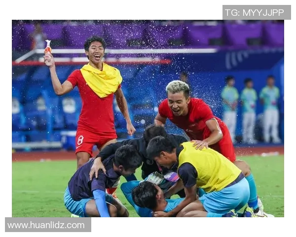 国青队迎战伊朗队展现青春风采争夺国际赛场荣誉